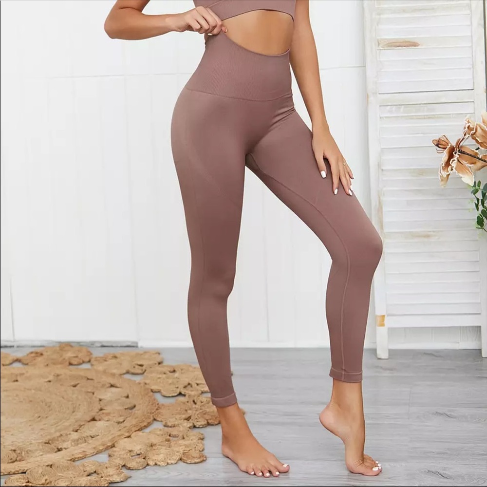 High waisted Mauve athletic yoga lifting leggings